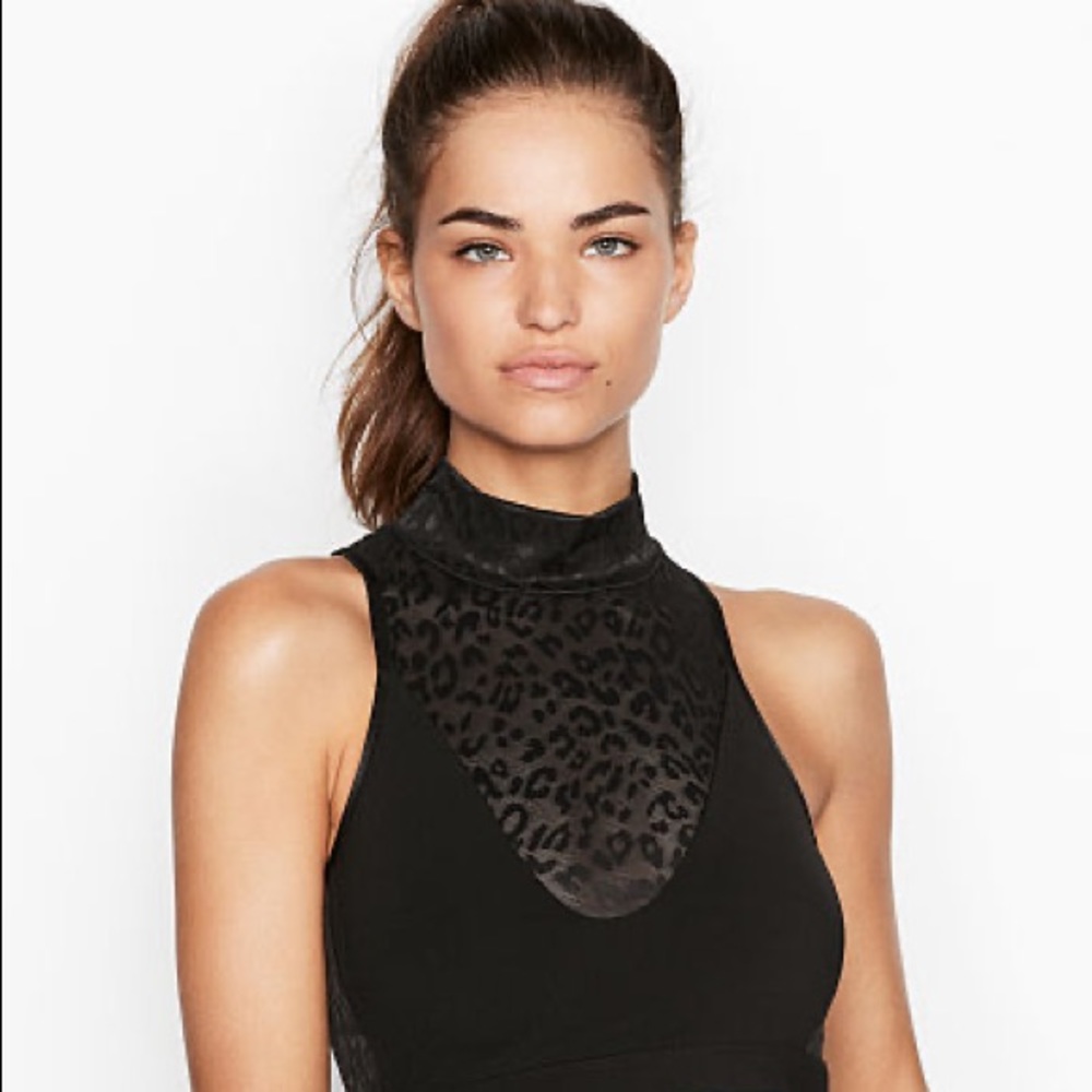 Victoria’s Secret Mock Neck Crop Top 🖤